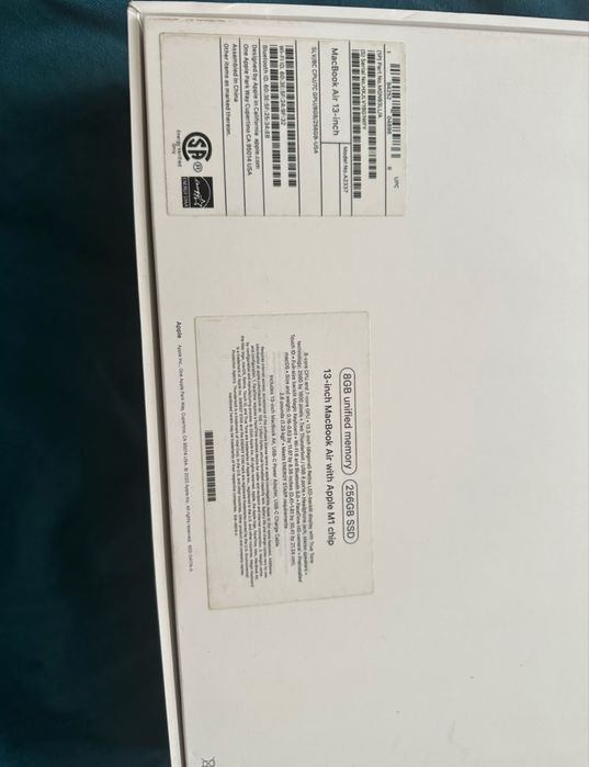 Продам MacBook Air 2020 (Макбук)