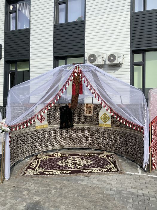 Полу юрта сатылады