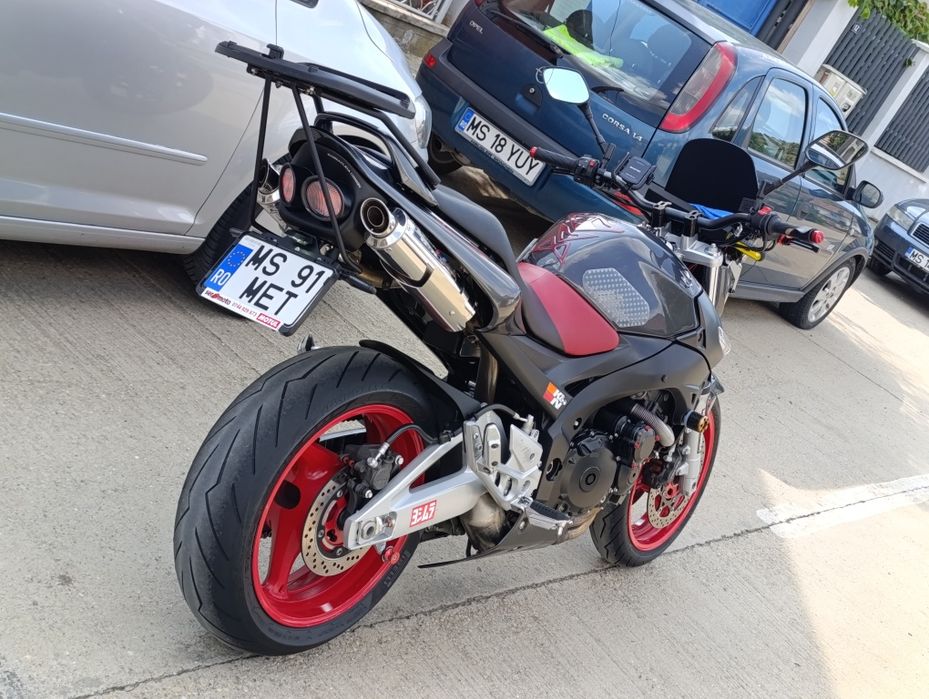 SUZUKI GSR 600 Yoshimura