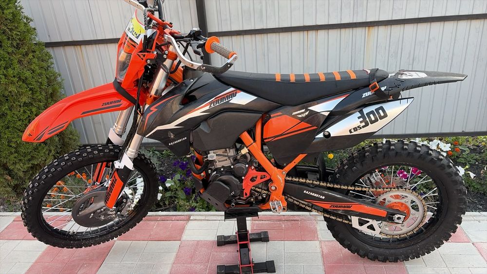 Продам ZUUMAV K7 CBS300