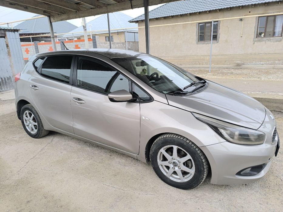 Продам Киа Сид 2013 механика