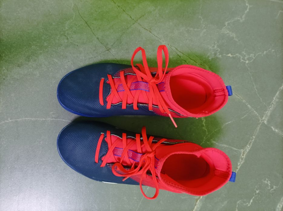 Детски обувки за футбол