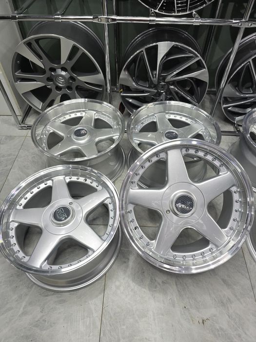 17 диски мерседес  разноширокие.