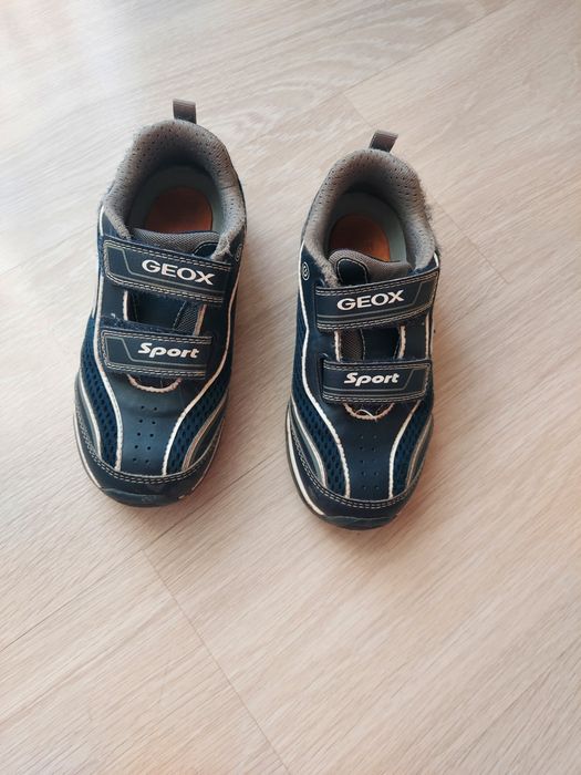 Обувки GEOX,32 номер-20лв.