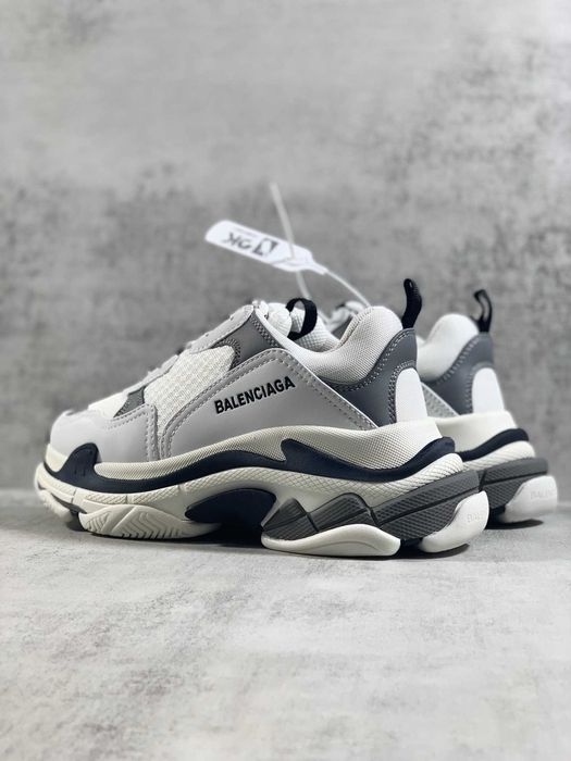 Adidasi Balenciaga Triple S Calitate Premium