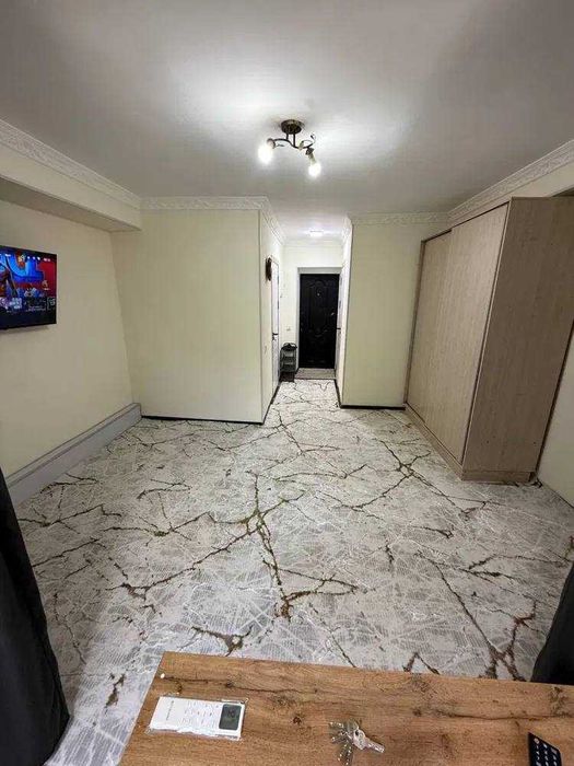 Продается квартира.Юнусабад 2  Колледж ,Универсам  1/2/4 Галерейка