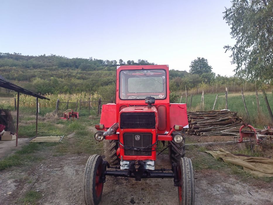 Vând tractor UTB Universal 445
