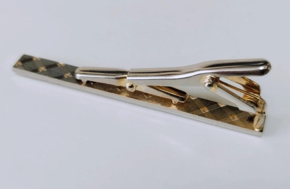 Vechi ac de cravată placat cu argint