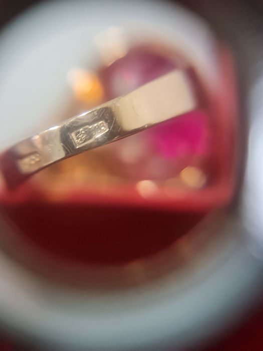 Золотое кольцо 583 пробы с рубином