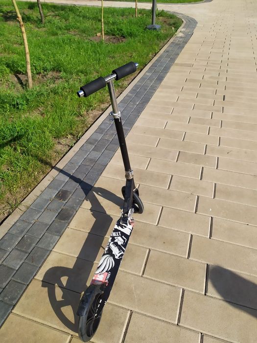 Продам самокат  для езда.