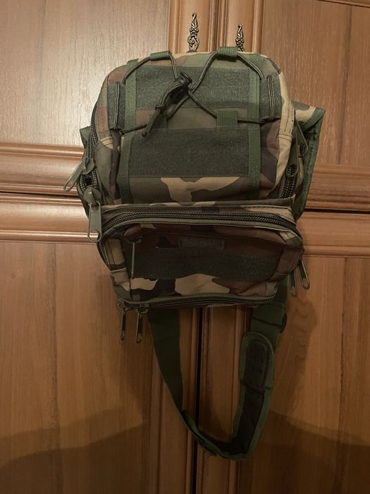 Сумка цвета хаки военнизированная