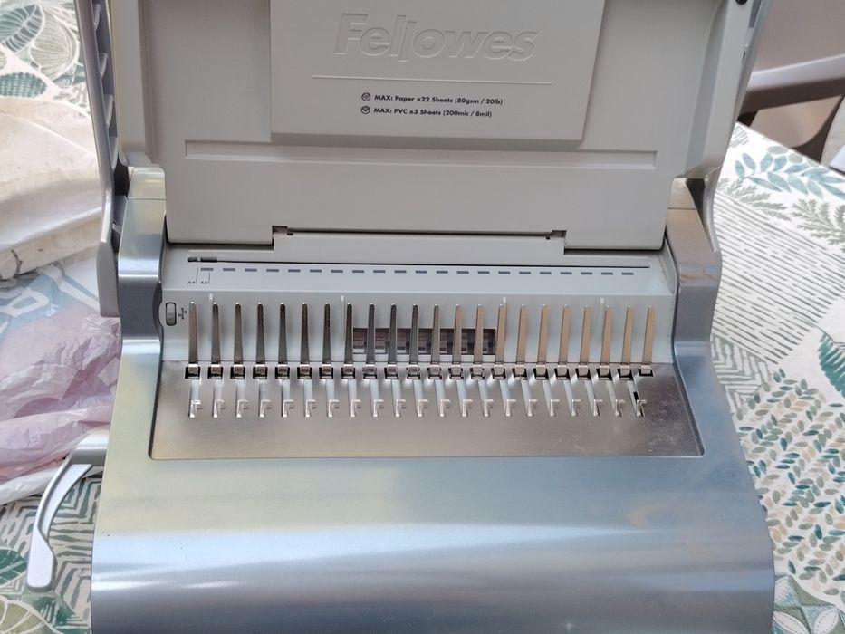 Aparat de indosariat manual, inele plastic, max. 500 coli, Fellowes Quasar 500