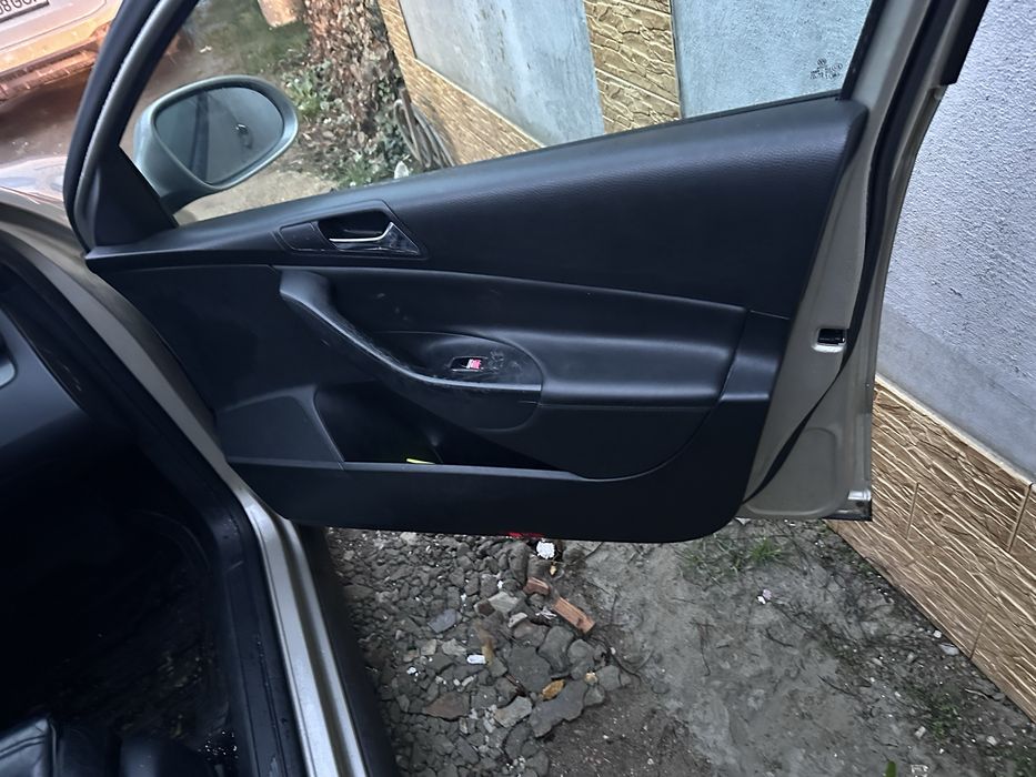 Dezmembrez / dezmembrari passat b6 2.0 bmp dsg  bi-xenon LD1W