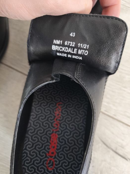 Base London  piele 43