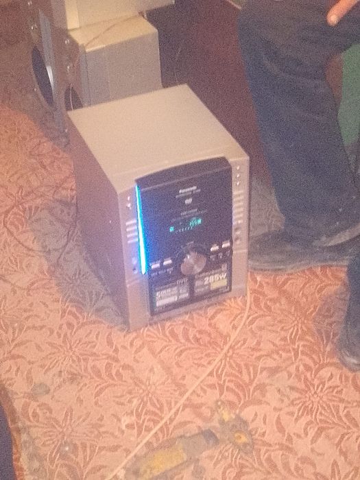 Продам музыкальный центр