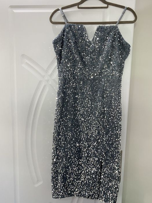 къса рокля с паети сива