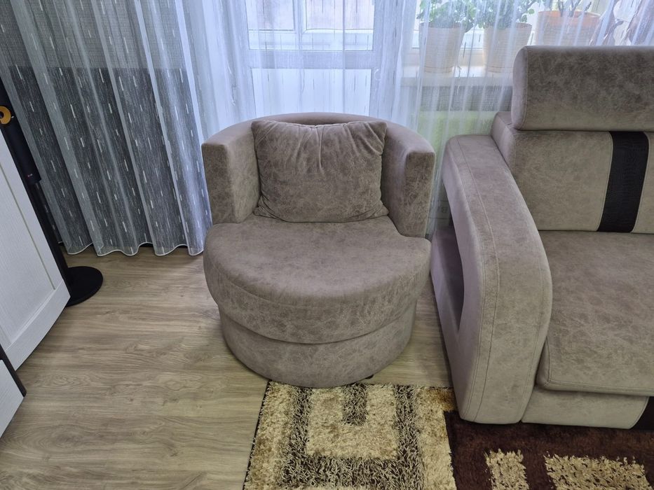 Угловой мягкий диван