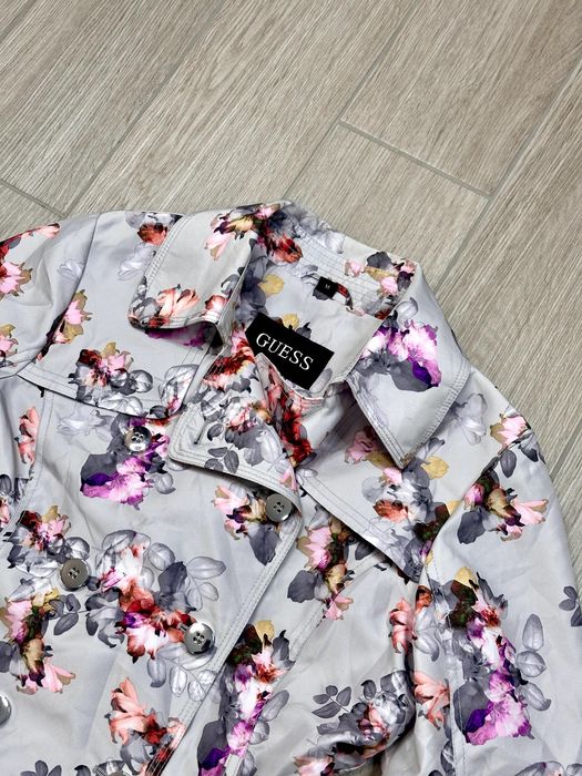 Дамско палто Guess - размер M, отлично състояние