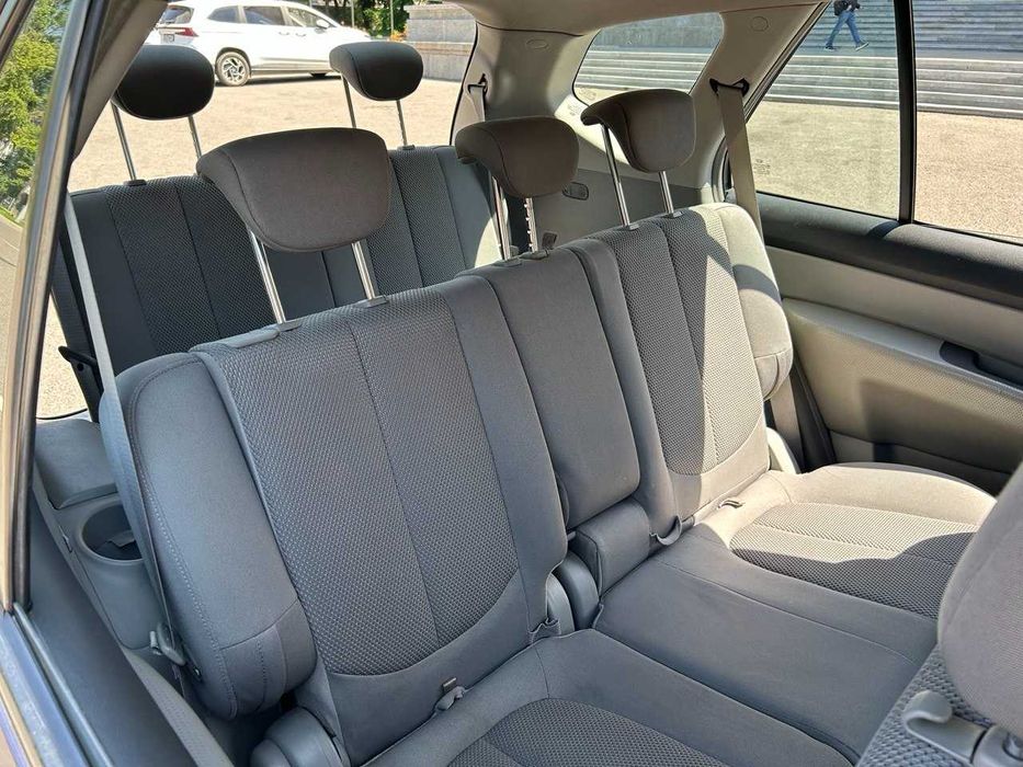 Kia Carans Минивэн