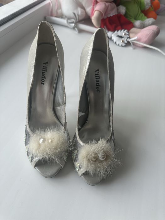 Совершенно новые туфли