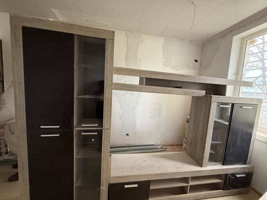 Секция с витрини