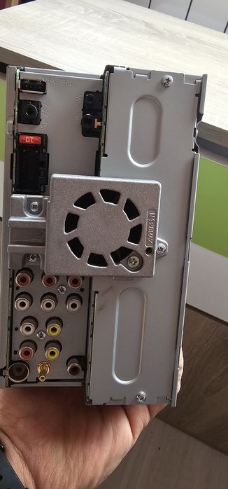 Продавам Pioneer SPH-DA250DAB