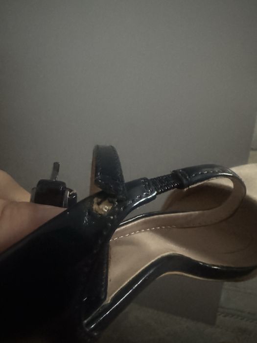 Продам босоножки