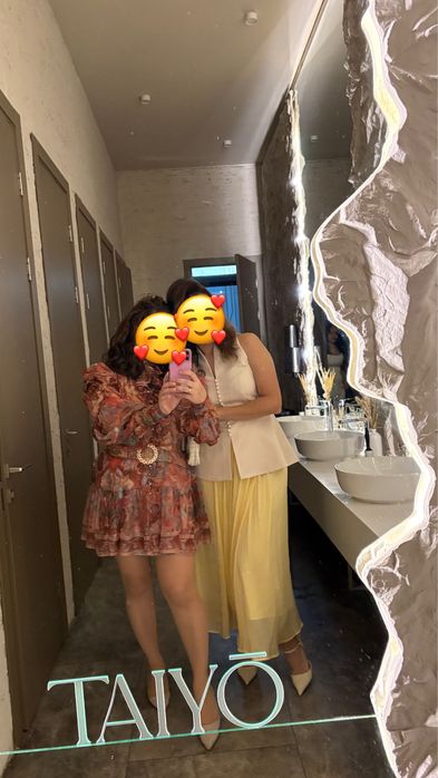 Продам эффектное платье мини