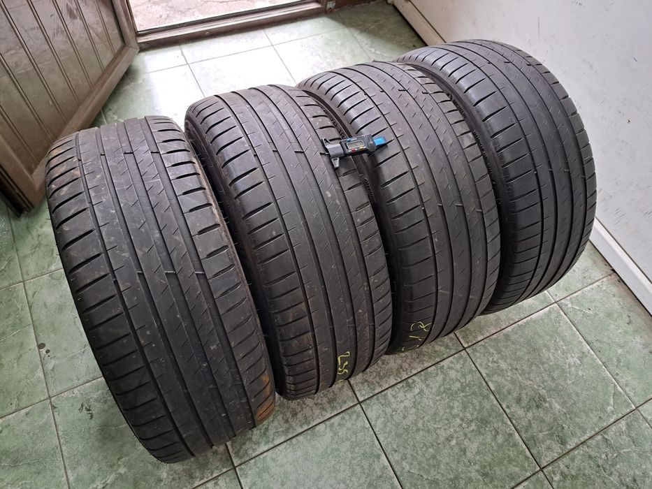 4 anvelope 235/45 R18 Michelin