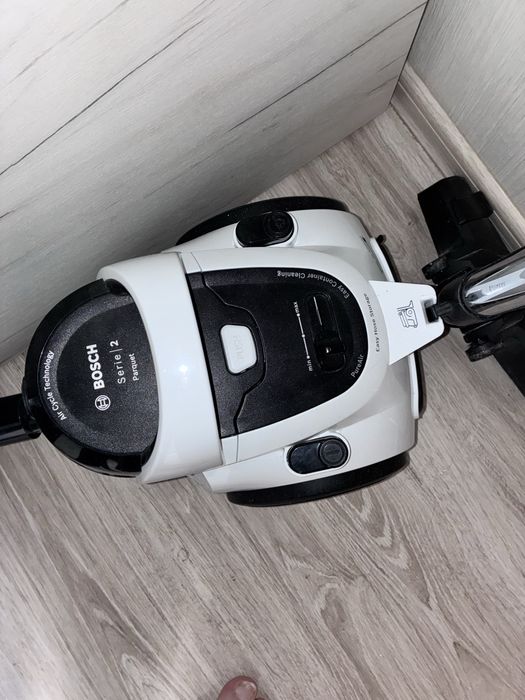 Пылесос Bosch белый