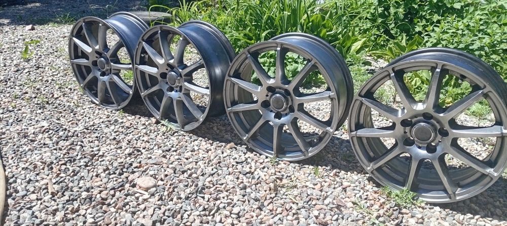Продам то комплект дисков привозные  на 17