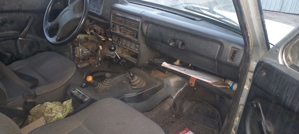 Продам ниву 5 дверей