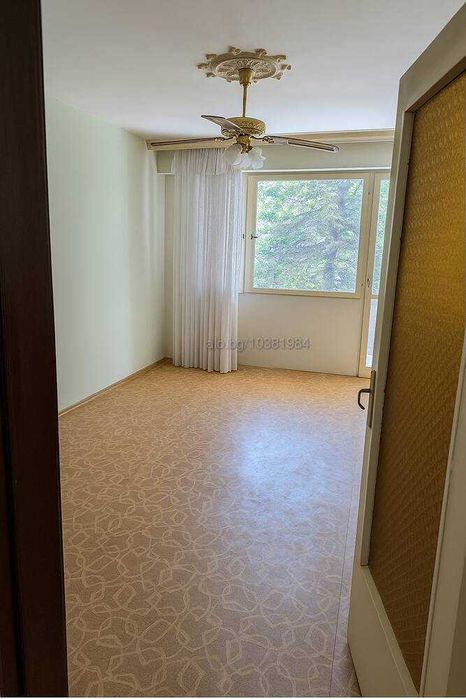 Голям апартамент с гараж