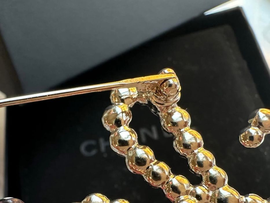 Brosa Chanel originala