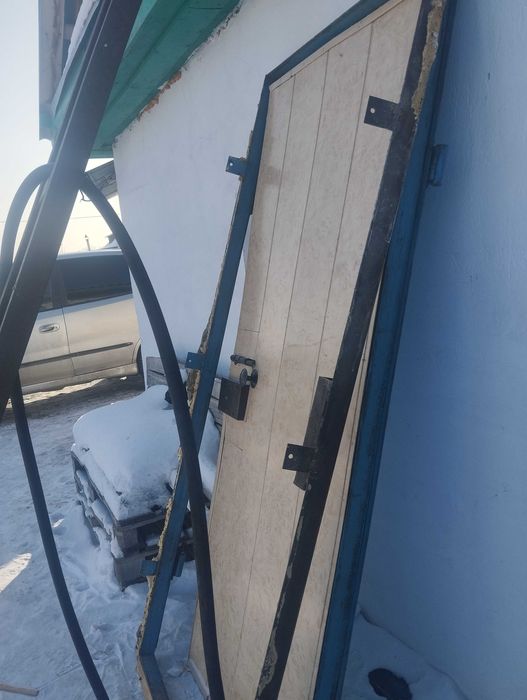 Продам железную дверь