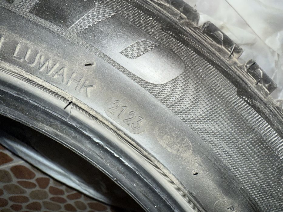 Шины зимние 215/55 R17