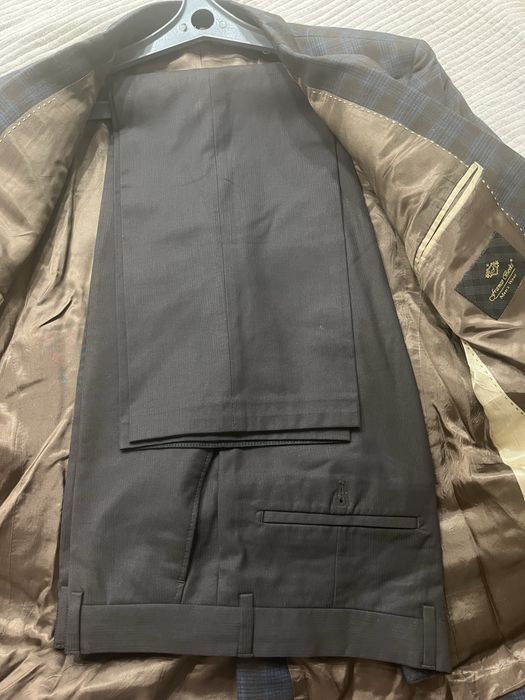 мужской костюм продается