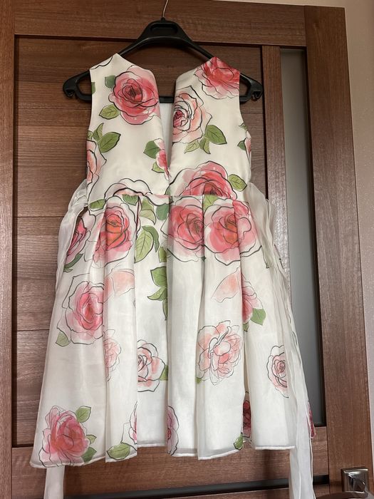 Нарядное платье для девочки 134-140