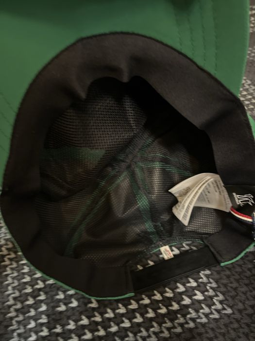 Moncler шушлякава шапка