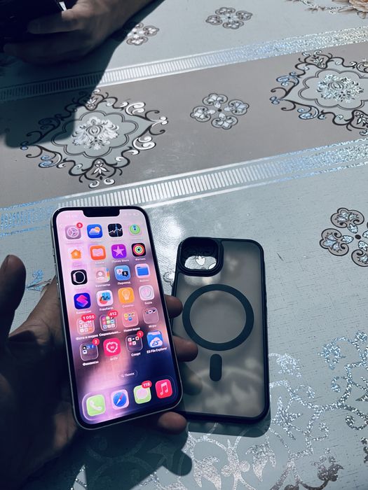 продам айфон 13 срочноооо