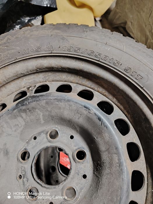 Зимни гуми за мерцедес с180 15 цола  с железни джанти