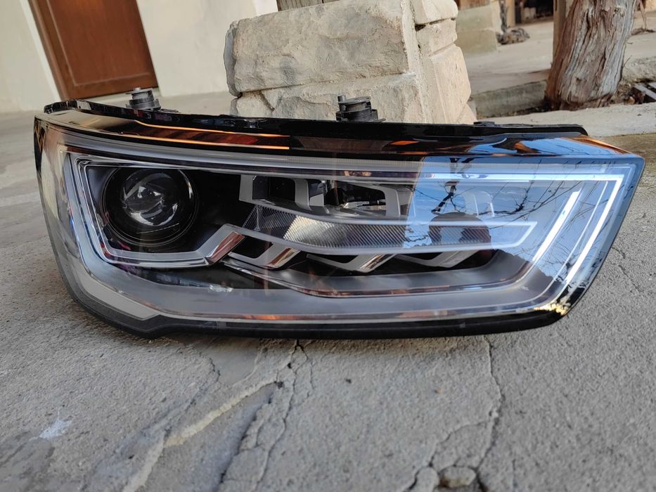Фар Audi A1 Bi-Xenon LED десен / Фар Ауди А1 Оригинален