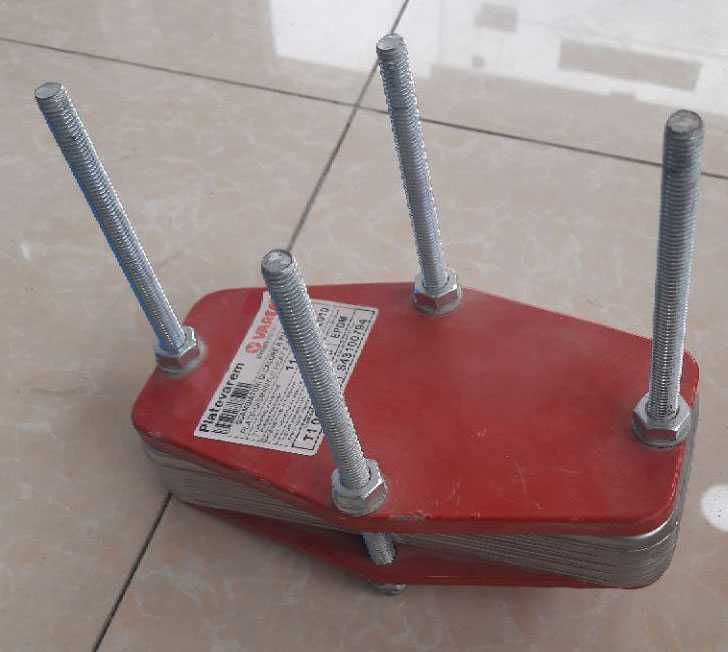 Пластинчатый теплообменник Varem для ГВС 14 кВт