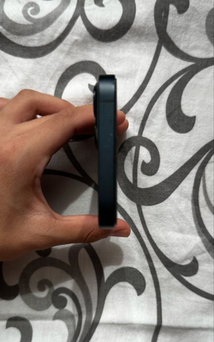 продам iPhone 13 256гб