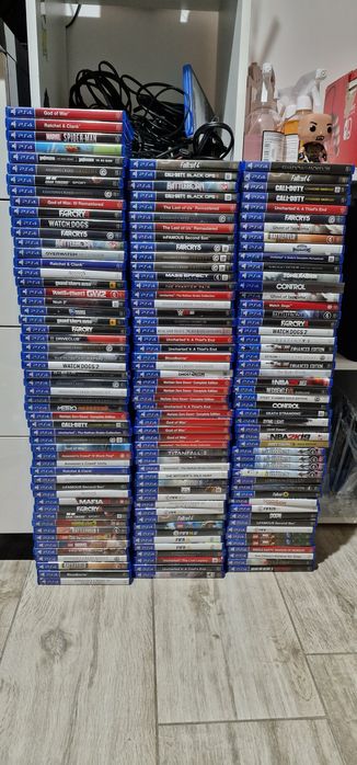 Playstation 4 Slim 500-1tb (4 jocuri fizice-12 digitale)