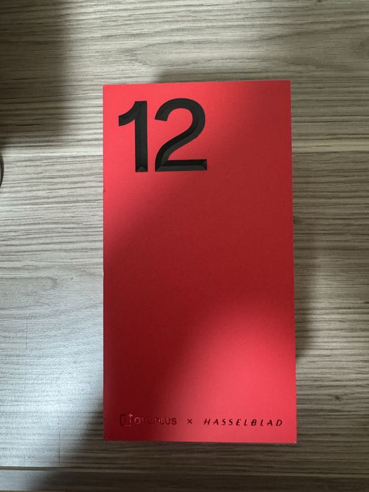 Телефон Oneplus 12