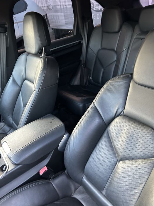 Capac Cotieră piele neagră Porsche Cayenne 2012