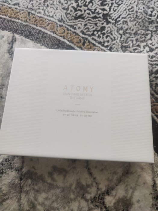 ATOMY омалаживаюший для лица женский и мужскойориотнал карейская