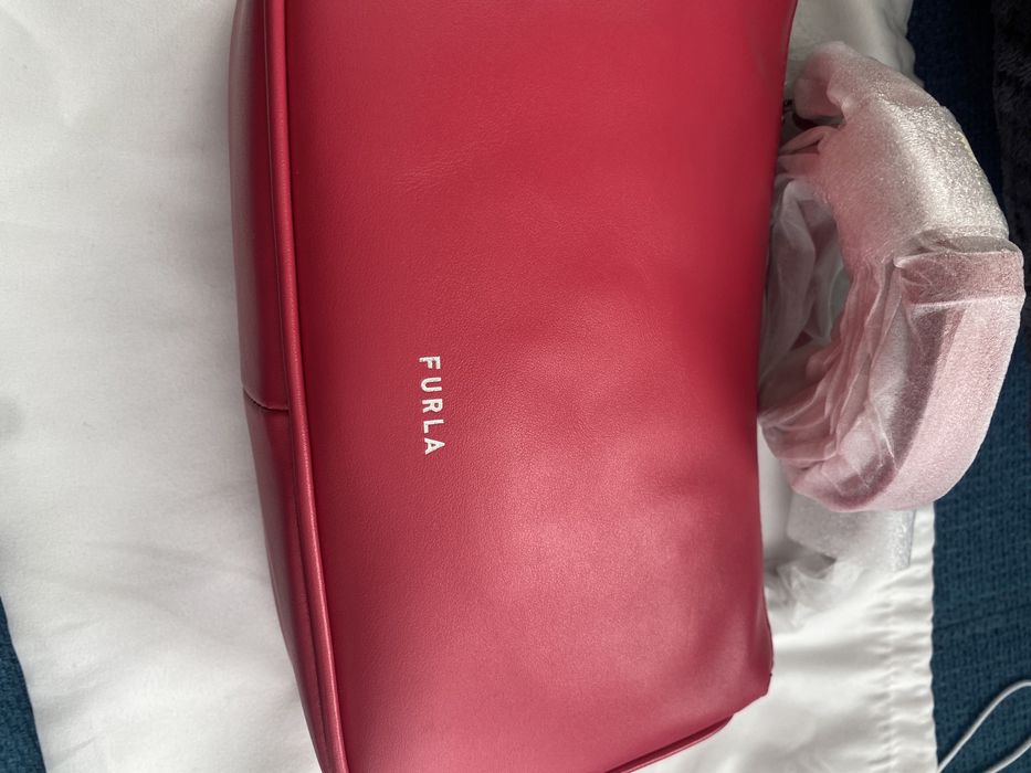 FURLA MOON Shoulder Bag S Papavero.Нов модел и 100% оригинал.