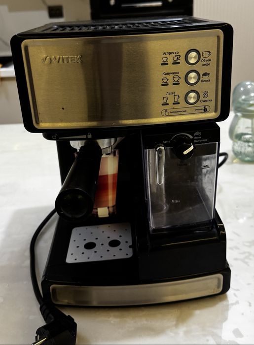 Продается кофемашина Vitek